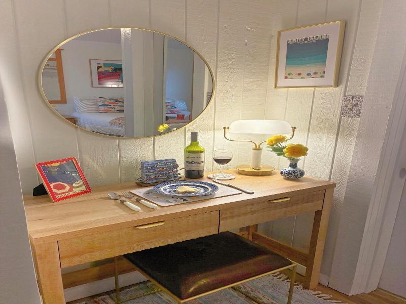 Vineyard Harbor Motel - Private Beach image