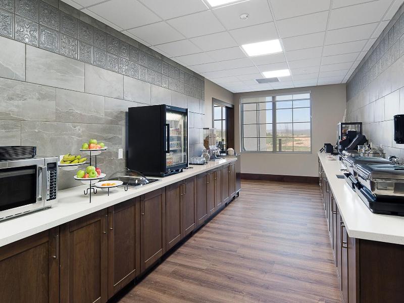 Clubhouse Hotel Suites Rapid City image