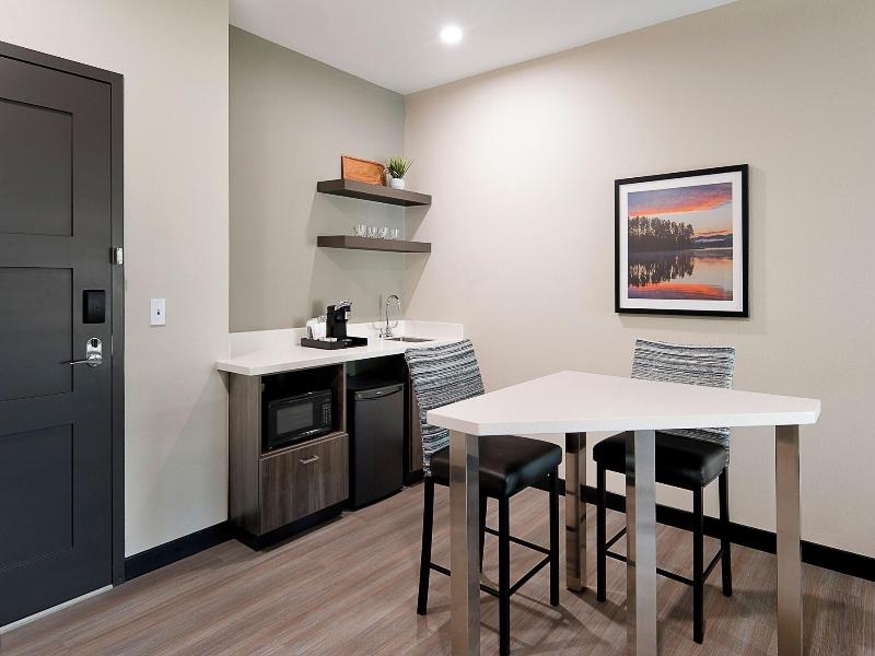 Clubhouse Hotel Suites Rapid City image