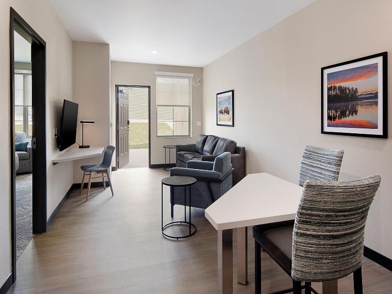 Clubhouse Hotel Suites Rapid City image