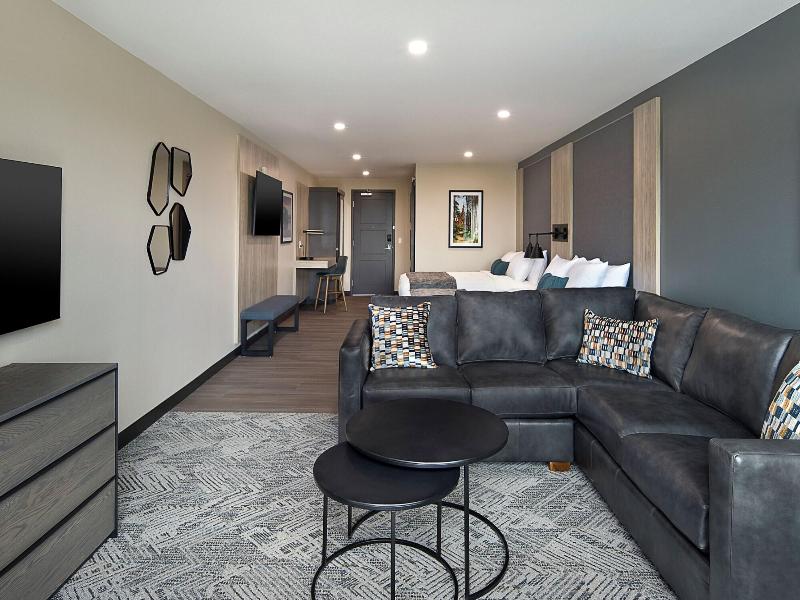 Clubhouse Hotel Suites Rapid City image