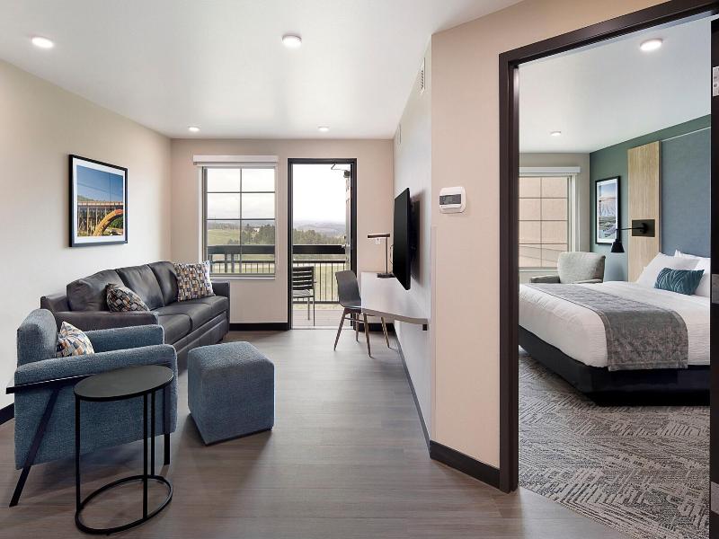 Clubhouse Hotel Suites Rapid City image