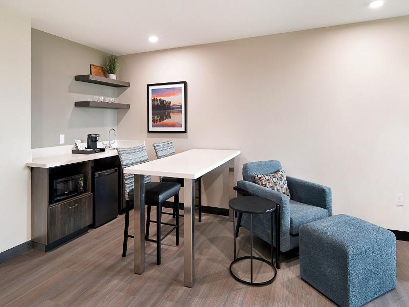 Clubhouse Hotel Suites Rapid City image