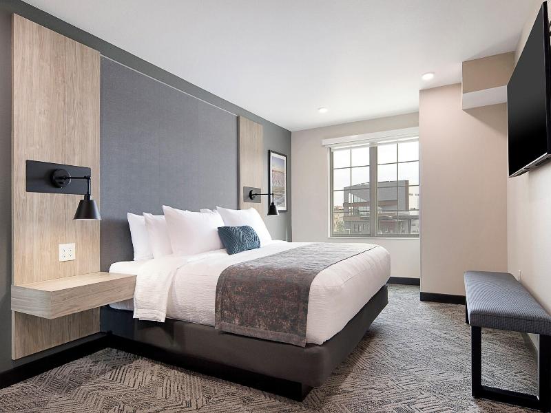Clubhouse Hotel Suites Rapid City image