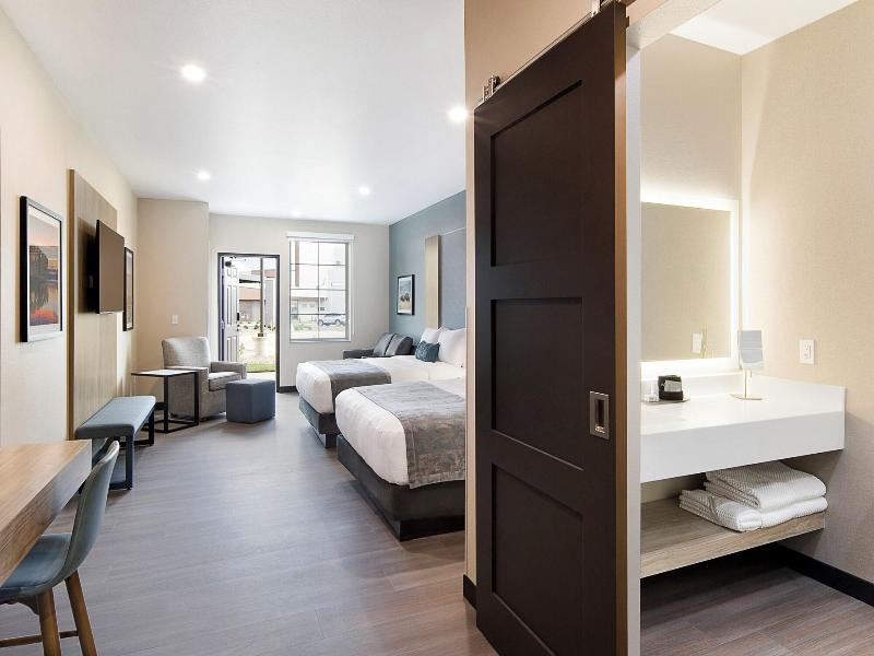 Clubhouse Hotel Suites Rapid City image