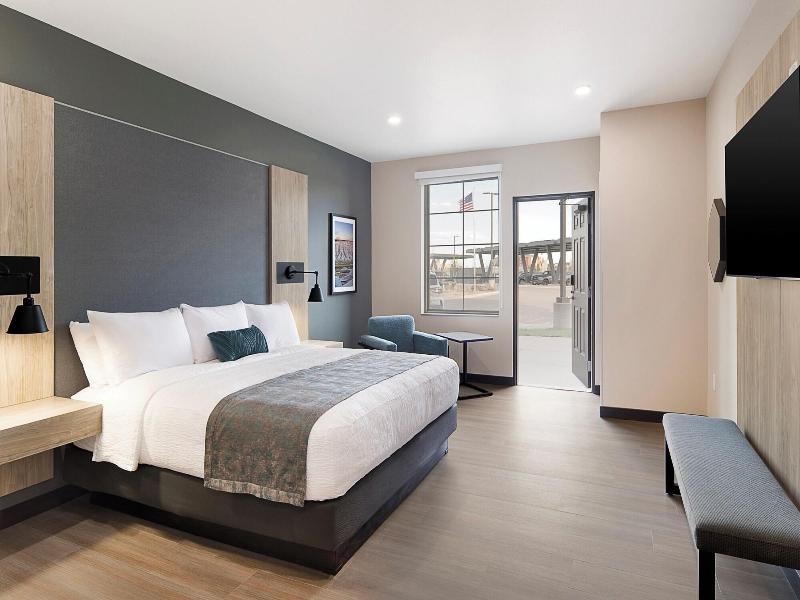 Clubhouse Hotel Suites Rapid City image