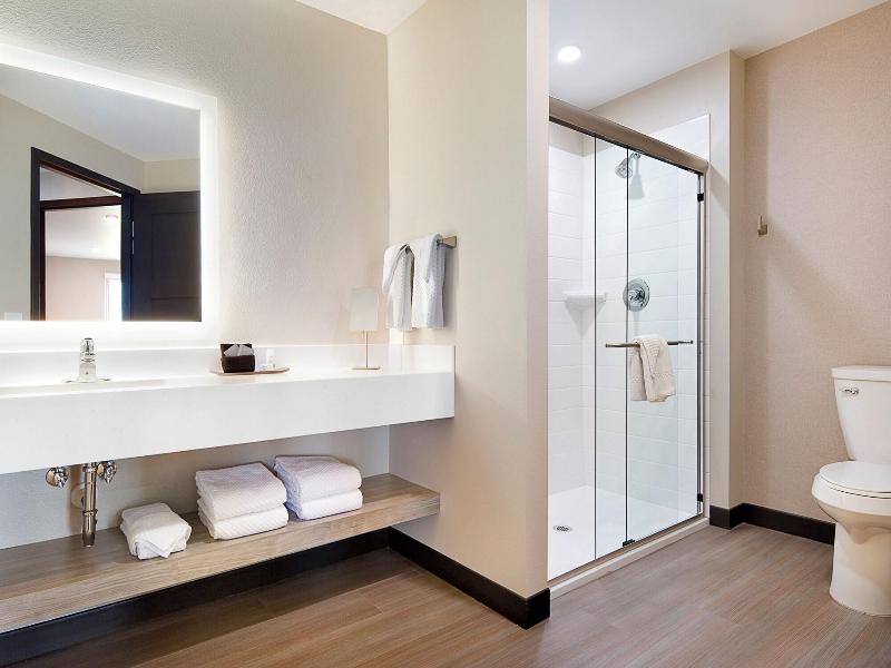 Clubhouse Hotel Suites Rapid City image