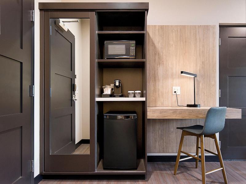 Clubhouse Hotel Suites Rapid City image