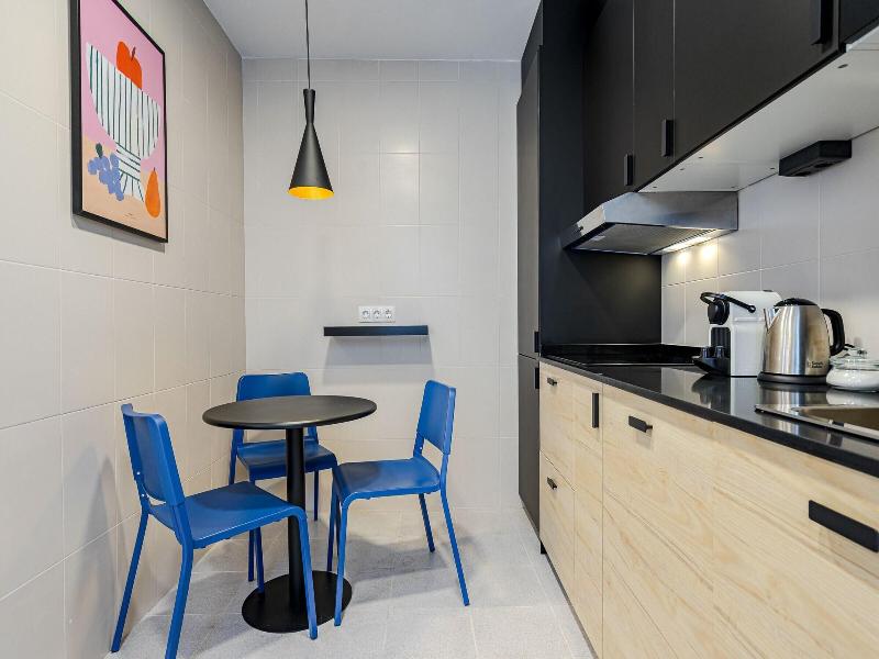 Mad Apartments By Olala Homes image