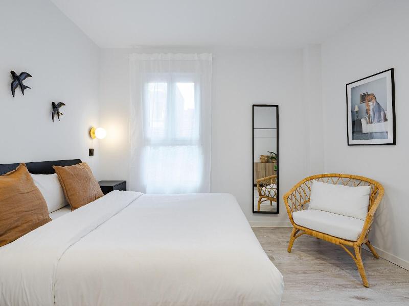Mad Apartments By Olala Homes image