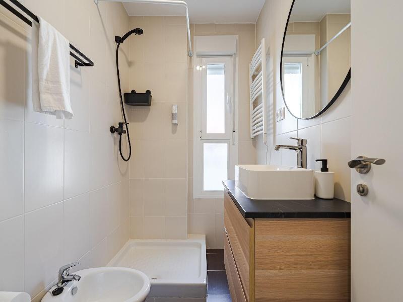 Mad Apartments By Olala Homes image