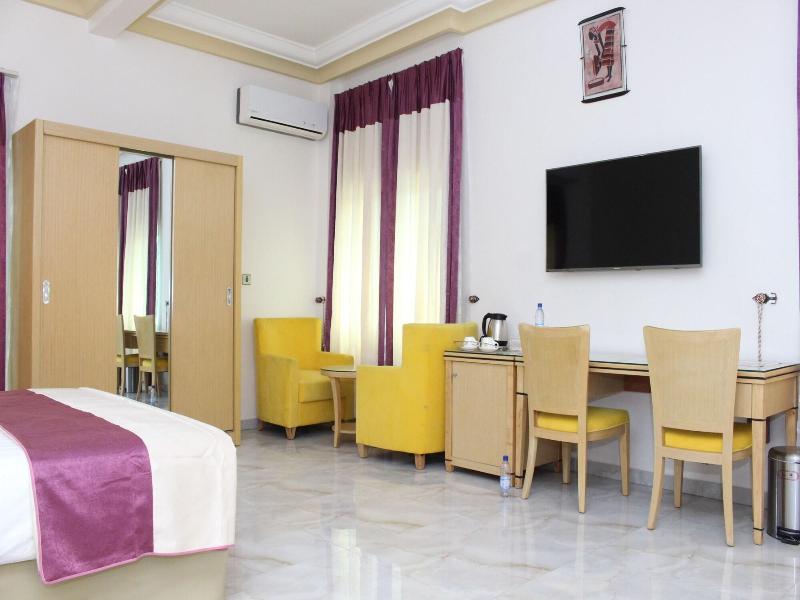 Paradisia Hotel image