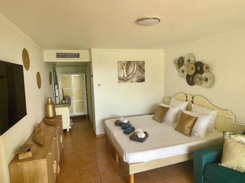 Barbadine - Resorts Flats - Sainte Anne image