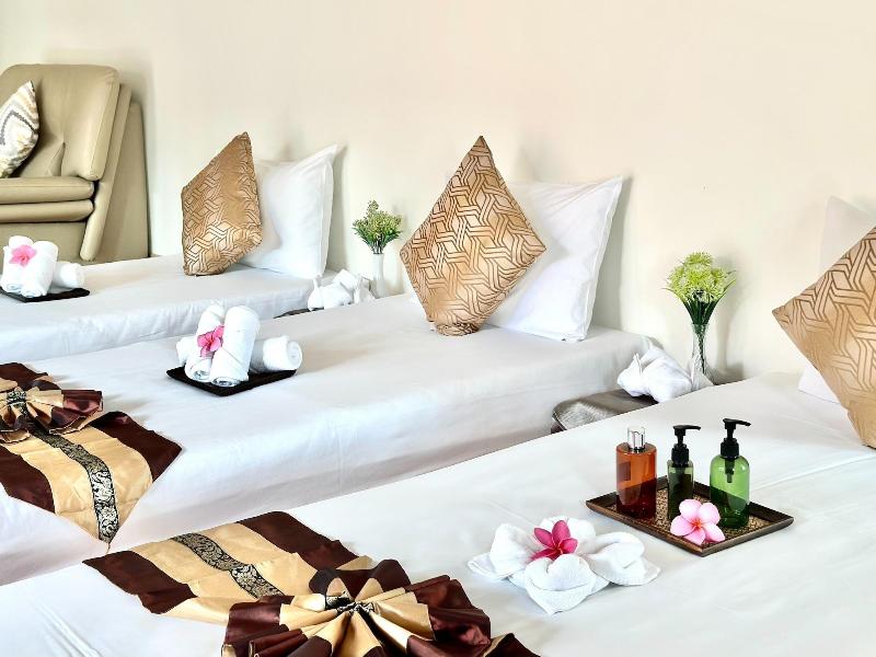 Iris Palace image