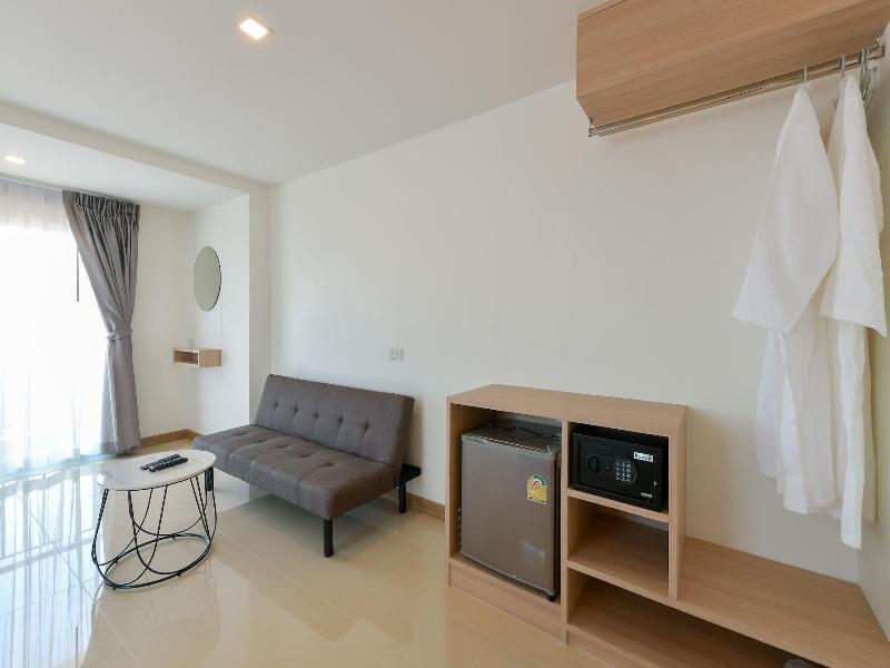 Iris Palace image