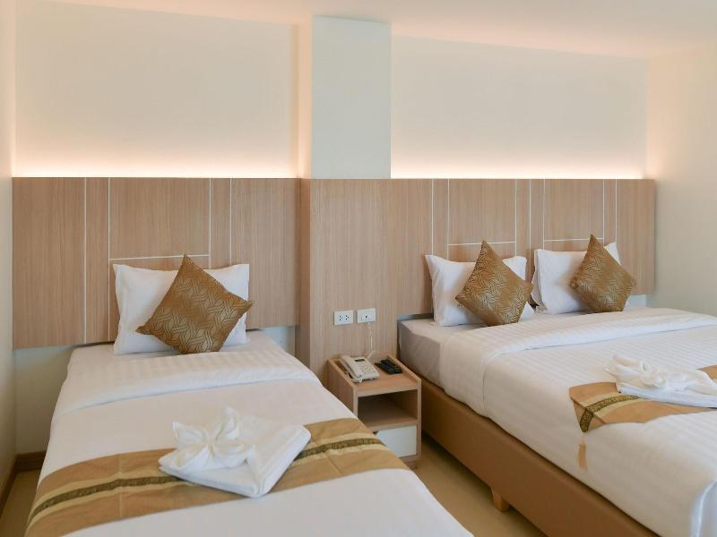 Iris Palace image