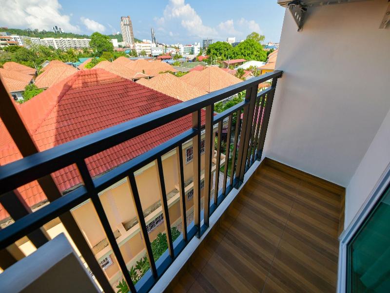 Iris Palace image