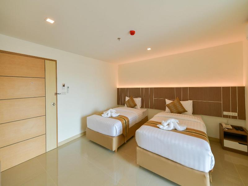 Iris Palace image