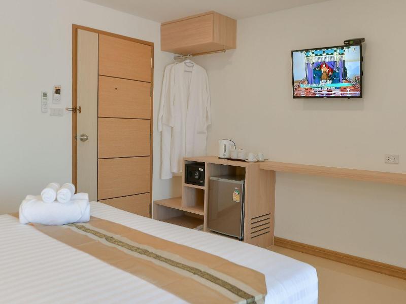Iris Palace image