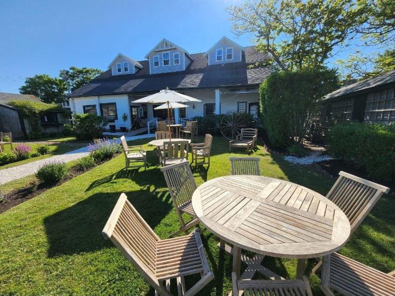 Summer House Hotel