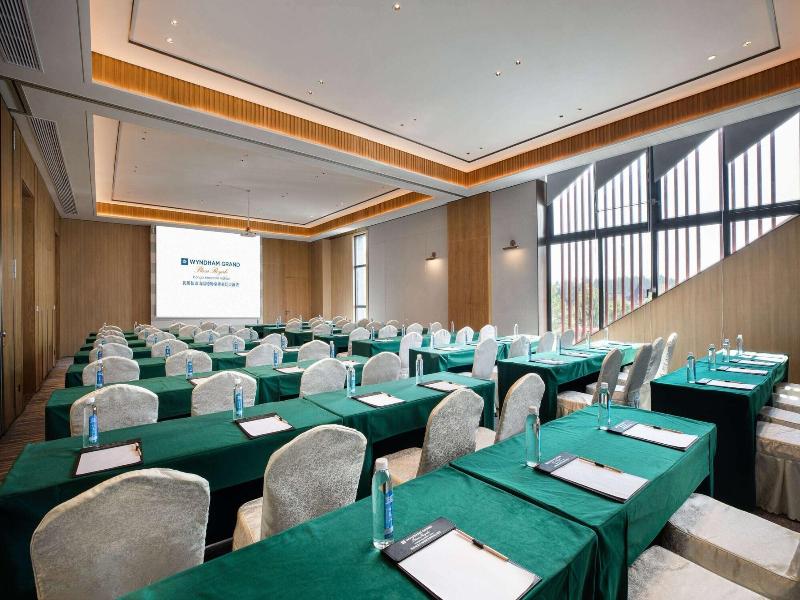 Wyndham Grand Plaza Royale Xiangai Mountain Fuzh image