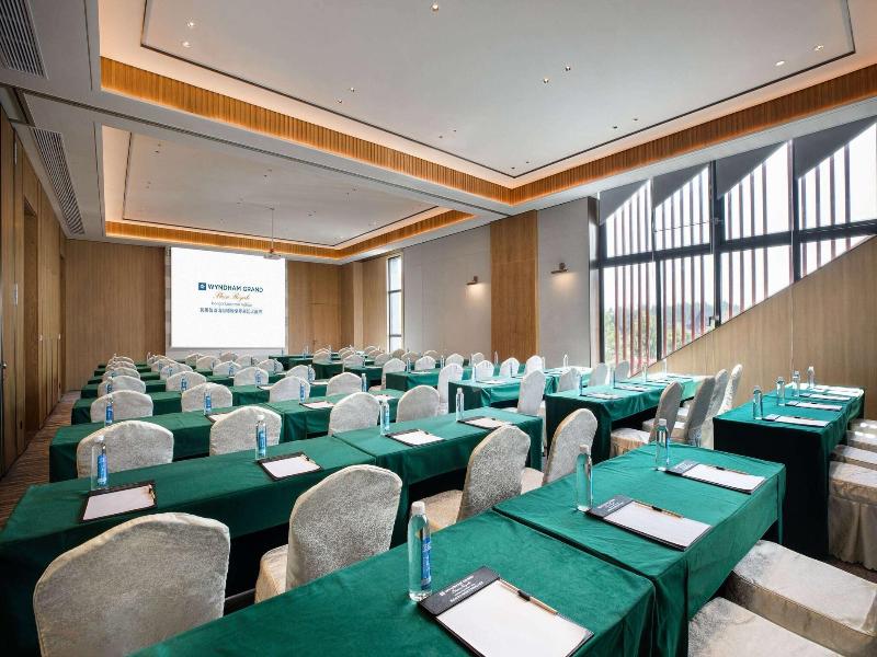 Wyndham Grand Plaza Royale Xiangai Mountain Fuzh image