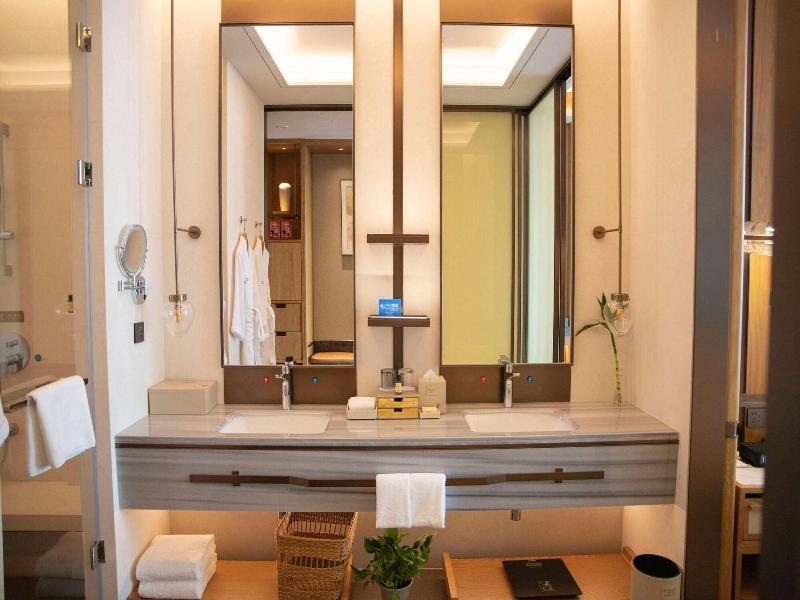 Wyndham Grand Plaza Royale Xiangai Mountain Fuzh image