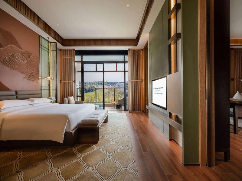Wyndham Grand Plaza Royale Xiangai Mountain Fuzh image