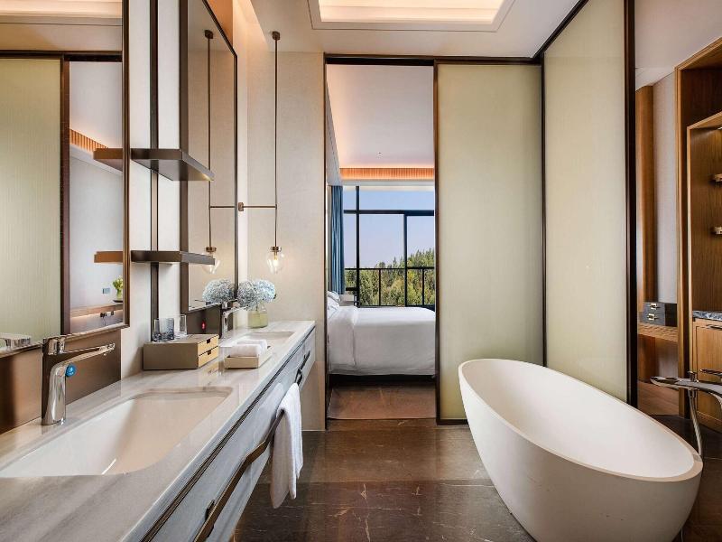 Wyndham Grand Plaza Royale Xiangai Mountain Fuzh image
