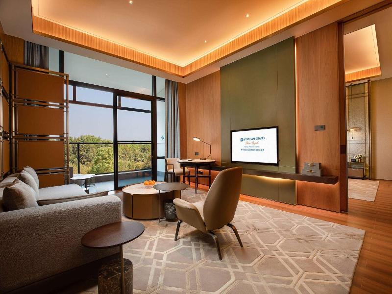 Wyndham Grand Plaza Royale Xiangai Mountain Fuzh image