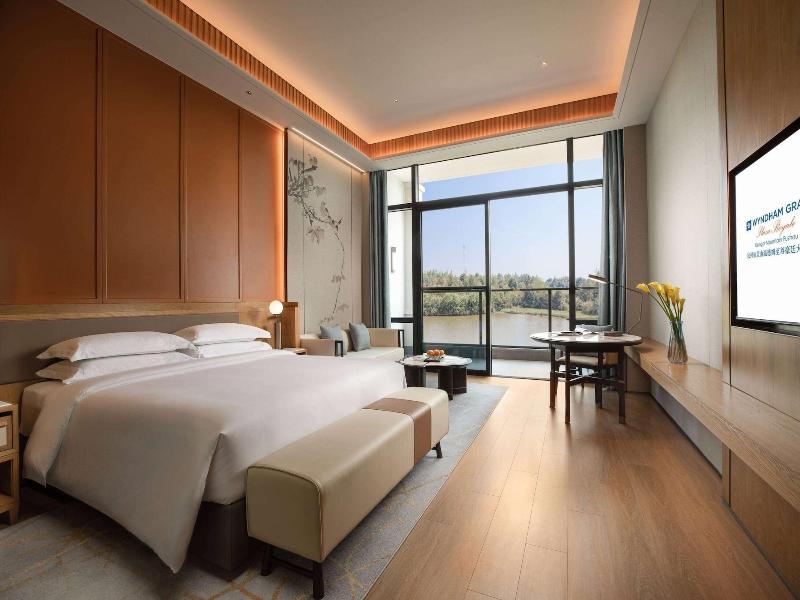 Wyndham Grand Plaza Royale Xiangai Mountain Fuzh image