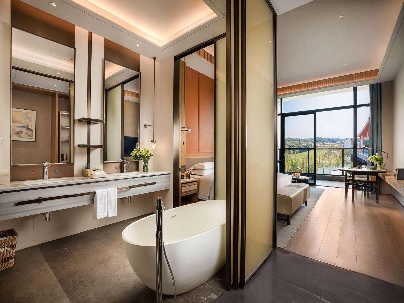 Wyndham Grand Plaza Royale Xiangai Mountain Fuzh image
