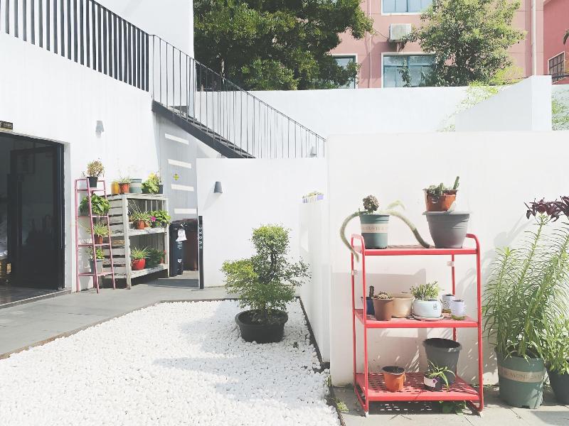 Hidden Garden International Youth Hostel - Orien image