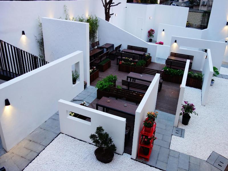 Hidden Garden International Youth Hostel - Orien image