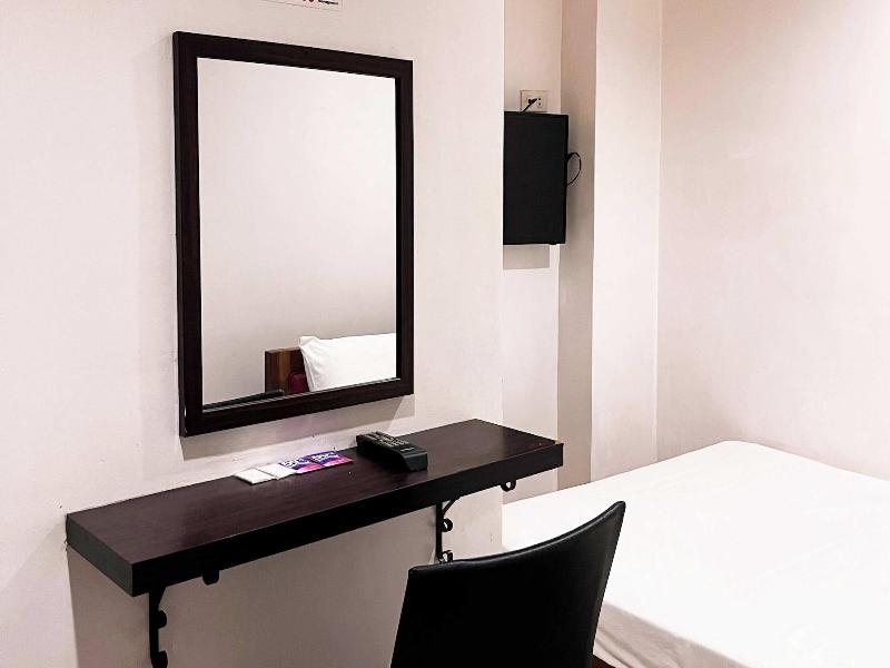 Fb Budgetel Suites image