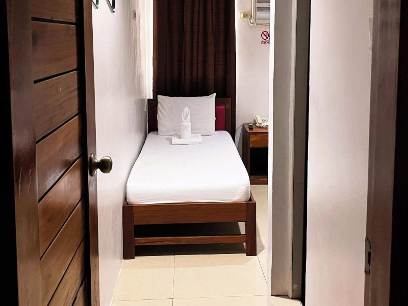 Fb Budgetel Suites image