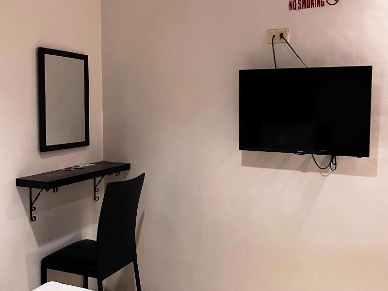 Fb Budgetel Suites image