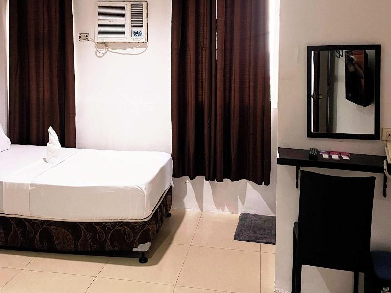 Fb Budgetel Suites image