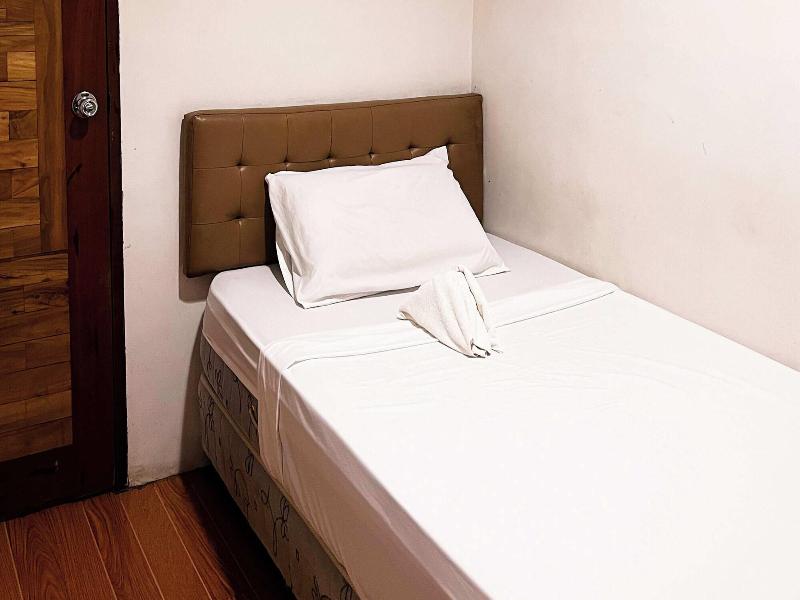 Fb Budgetel Suites image
