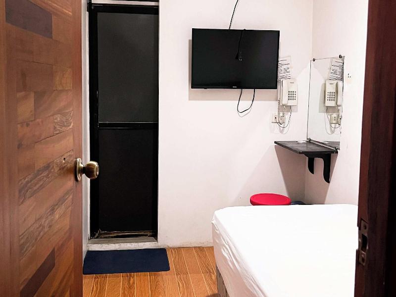 Fb Budgetel Suites image