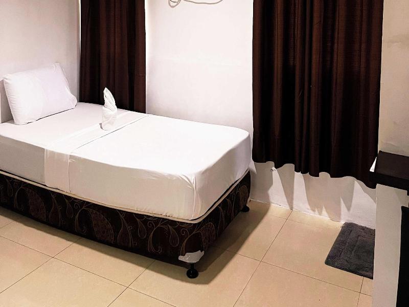 Fb Budgetel Suites image