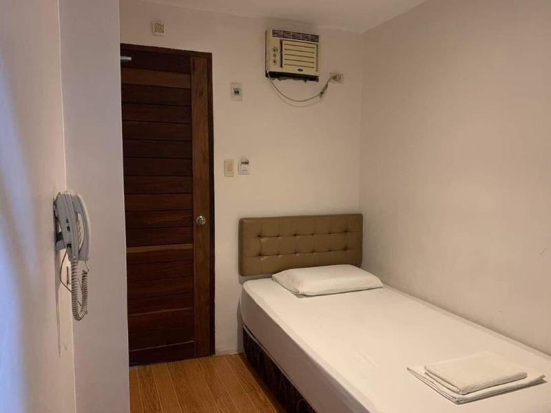 Fb Budgetel Suites image