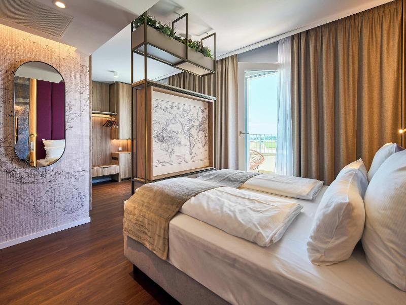Voya Hotel image
