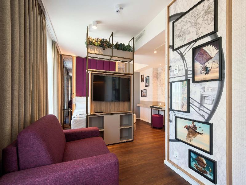 Voya Hotel image