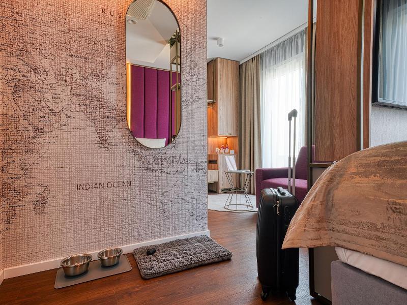 Voya Hotel image
