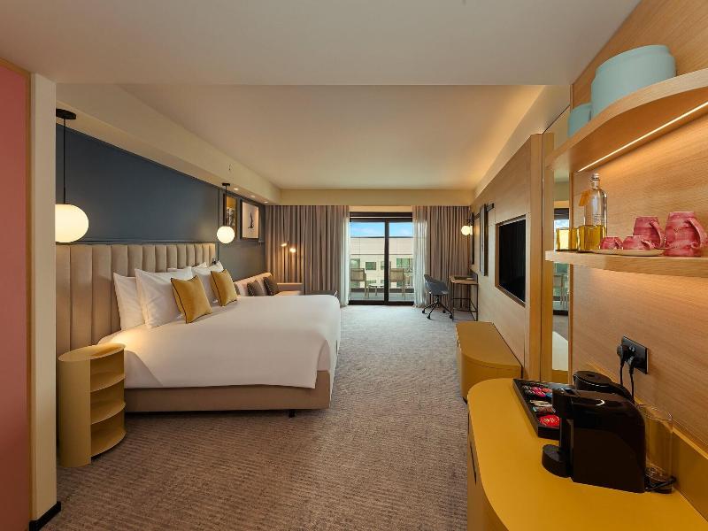 Voco Malta By Ihg image