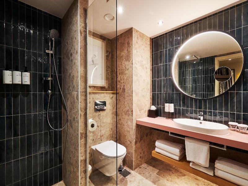 Voco Malta By Ihg image
