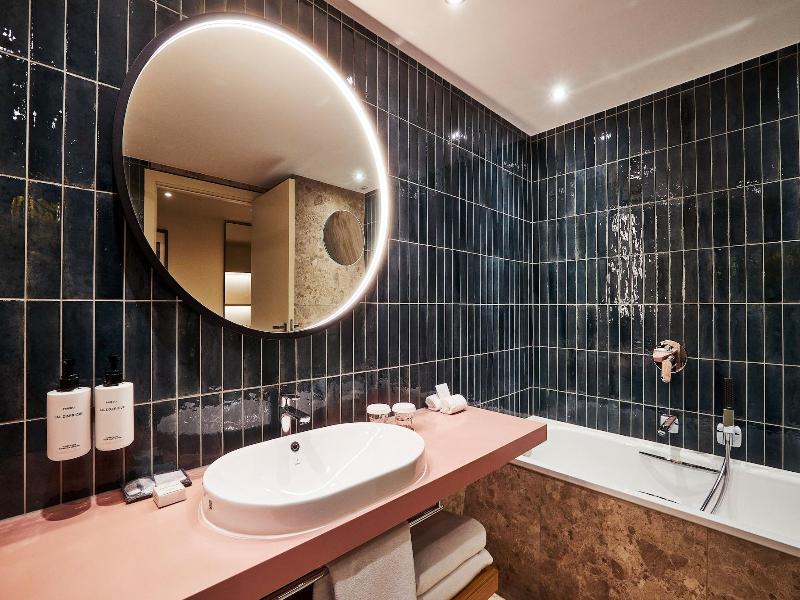 Voco Malta By Ihg image