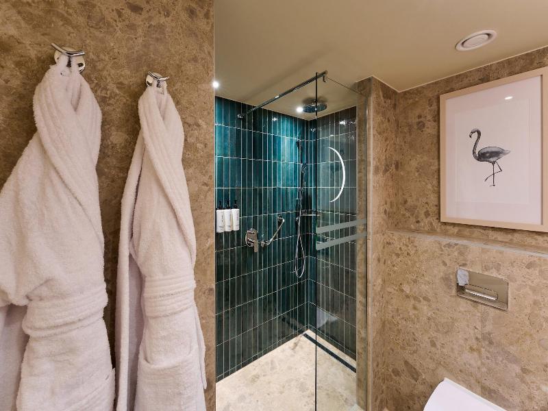 Voco Malta By Ihg image