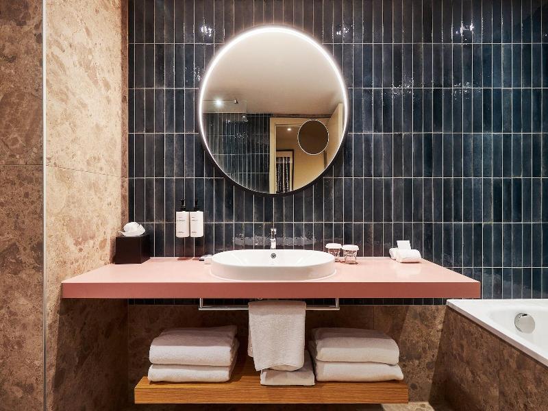 Voco Malta By Ihg image